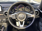 【純正革巻きステアリング】上質な革を使用することで、手にしっかり馴染みとても運転しやすいハンドルです♪