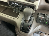 発進時から滑らかに加速する無段階変速のCVTはストップ&ゴーの多い街の中も快適です