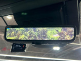 【デジタルインナーミラー】後席の大きな荷物や同乗者で後方が確認しづらい時でも安心!カメラが撮影した車両後方の映像をルームミラー内に表示。クリアな視界で状況の確認が可能です!