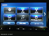 フルセグテレビ搭載。DVD・CD再生にも対応しています。