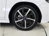 4輪全て、当方指定の新品タイヤへ交換後ご納車させて頂きます。(指定タイヤ ピレリ パワジー 225/45R18)※納期がかかる等、入手が困難な際は、銘柄を変更させて頂く事がございます。