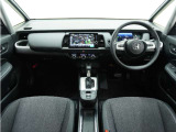 ◆視界広々で非常に運転しやすくロングドライブでも疲れを感じさせないすっきりとまとまったインパネ周りです。