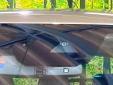 【i-ACTIVESENSE】走行中に前方の車両等を認識し、衝突しそうな時は警報とブレーキで衝突回避と被害軽減をアシスト。より安全にドライブをお楽しみいただけます。