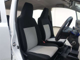 見通しのよいすっきりとした視界で、誰でも運転しやすいです。運転のしやすさは疲れにくさにも繋がりますよ♪
