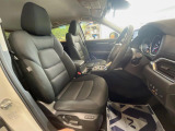 運転席シート廻りは使用感も少なく、良好な状態となっています。丁寧に使われていたことがよくわかりますね。