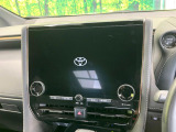 【メーカー純正ナビ】インテリアに溶け込むスタイリッシュな「専用設計」メーカーナビを装備♪視認性や操作性など基本性能にも優れ、より上質なカーライフをお楽しみいただけます。