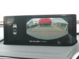 バックカメラを装備。駐車場などでの取り回しもスムーズに行っていただけます。