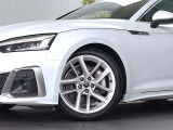 ●オシャレは足元からといいますが、車も同じく足元のエレガンスさで全体のイメージが変わります。