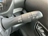 オートライトついてます。トンネルでいちいちスイッチ切り替えなくて良い感覚は使ってからしみじみ感じますよ。