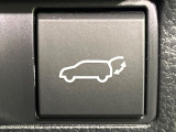 【パワーバックドア】スマートキーや運転席のボタンを押すだけでリアゲートが自動で開閉します!荷物を持っている時や、高い位置にあるバックドアを閉める際に便利な機能です♪