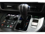 インパネシフトだから視線の移動も少なく足元もスッキリ♪運転席もゆったりしているのでゆとりを持ってドライブできますね!