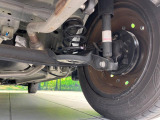 お車を安心してお乗りいただく為には、足回りの定期点検が欠かせません。サービスサポート(有償保証)では無料点検もご提供しており、安心のカーライフをお過ごしいただけるサポート体制が整っています。