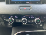 運転席と助手席はシートヒーター装備!エアコンに比べて暖まるスピードが速いので冬でも快適に過ごせます。冷え症で悩まれている方にも◎また、エアコンに比べて車内の空気が乾燥しにくいのも、嬉しいポイントです!
