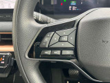 ナビの音量など車両情報を手元で操作できるハンドルスイッチ付き。