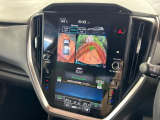 【マルチテレインモニター】車のフロントやサイドのカメラ画像を同時にモニター表示することで、悪路や狭い道を走行時でも周囲の状況確認ができ安心!本格SUVにうれしい装備です♪