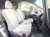 運転席シート廻りは使用感も少なく、良好な状態となっています。前オーナー様が丁寧に使っていたことがよくわかりますね。