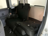 シートを倒せば荷室が広がり、用途に応じた使い方が可能で快適です。