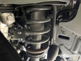 お車を安心してお乗りいただく為には、足回りの定期点検が欠かせません。サービスサポート(有償保証)では無料点検もご提供しており、安心のカーライフをお過ごしいただけるサポート体制が整っています。