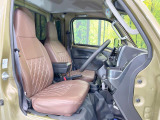 運転席シート廻りは使用感も少なく、良好な状態となっています。丁寧に使われていたことがよくわかりますね。