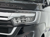 LEDヘッドライトは、点灯の瞬間から最大光量を発揮し、突然暗くなるトンネルなどでの安定感を高めます。