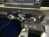 運転席/助手席シートヒーターで寒い日もすぐに温かくなり快適に過ごせます。3段階の温度調整が可能です