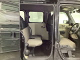 乗車人数や荷物の量、車内での過ごし方に合わせて、シートのレイアウトを変更できます。