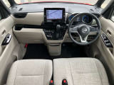 前席内装の全体像です。是非実車をご覧にお越し下さい。