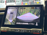 【マルチアラウンドモニター】専用のカメラにより、上から見下ろしたような視点で360度クルマの周囲を確認することができます☆死角部分も確認しやすく、狭い場所での切り返しや駐車もスムーズに行えます。