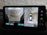 運転席から見づらい前後左右を、ナビ画面の映像で確認。見通しの悪い交差点や狭い道でのすれ違い、駐車などをサポートします。