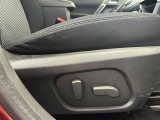 ◆電動パワーシート◆スイッチでシートポジションの調節が可能なパワーシート。快適な運転姿勢が実現でき、ドライブを一層お楽しみ頂けます。