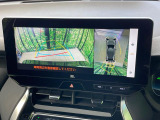 【パノラミックビューモニター】専用のカメラにより、上から見下ろしたような視点で360度クルマの周囲を確認することができます☆死角部分も確認しやすく、狭い場所での切り返しや駐車もスムーズに行えます。