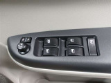 運転席はオートパワーウィンドウ☆窓の全閉全開が自動で出来るので便利ですよ♪