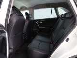 ゆとりある広々とした車内空間は、ドライブを始め買い物やレジャーなど、幅広く活躍します。一人でもみんなとでもお出かけを楽しみましょう!