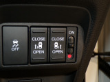 【電動スライドドア】ボタン一つで自由自在に開閉が可能!指先一つで運転席からどちらのドアも開閉できるので非常に便利な装備です!挟み込み防止機能もついているので小さなお子様がいる方も安心です!