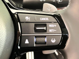 【ホンダセンシング】走行中に前方の車両等を認識し、衝突しそうな時は警報とブレーキで衝突回避と被害軽減をアシスト。より安全にドライブをお楽しみいただけます。