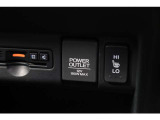 12V電源ソケットから、携帯の充電なども可能です。