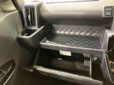 弊社では、お車を納車してからが本当のお付き合いのスタートだと思っています。お客様に頼りにされる「お店」を目指しています!