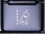 車線逸脱警報装置を装備しております。