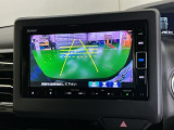 バックモニター付きで、車庫入れやバック時の後方確認をサポート。