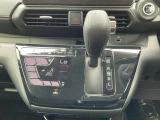 タッチパネル式オートエアコン ☆CVT無段変速機 変則ショックが少なく低燃費