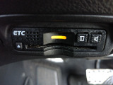 ETC付。高速道路の料金所はキャッシュレスで通過です。サービスエリア等にあるスマートインターの出入りも利用可能でとっても便利。ご納車後すぐにお使い頂けるようセットアップしてのお渡しとなります。