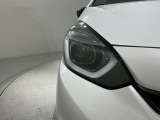 LEDヘッドライトは、点灯の瞬間から最大光量を発揮し、突然暗くなるトンネルなどでの安定感を高めます。