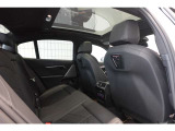 リアシートも広々とご利用頂けます。お車詳細や展示状況はフリーダイヤル(0078-6002-498412)またはBPS城東鶴見06-6933-6600迄お気軽にお問合せ下さい。