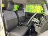 運転席シート廻りは使用感も少なく、良好な状態となっています。前オーナー様が丁寧に使っていたことがよくわかりますね。