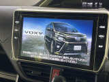 【10.5インチナビ】高級感とインパクトのある大画面ナビを装備。各種オーディオ操作はもちろん、スマホ連携もできる利便性の高いナビです♪