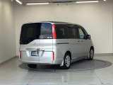 バックカメラが付いているのでバックでの車庫入れも安心です。
