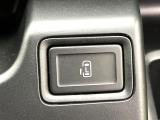 【パワースライドドア】スマートキーや運転席のスイッチでスライドドアの開閉が可能♪電動だから力を入れてドアを開ける必要が無く、小さいお子様でも、重い荷物を持っている時もラクに開け閉めできます♪
