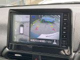空から車を見たような「アラウンドビューモニター」!車の周りが一目で確認できるので、小さなお子様や障害物があっても安心して乗ることができます。