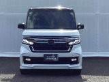 LEDヘッドライトを装備しています。LEDヘッドライトはとても明るく、雨の日や夜間走行も安全・安心です。