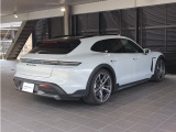 ドアのモデル名ロゴ(シルバー)